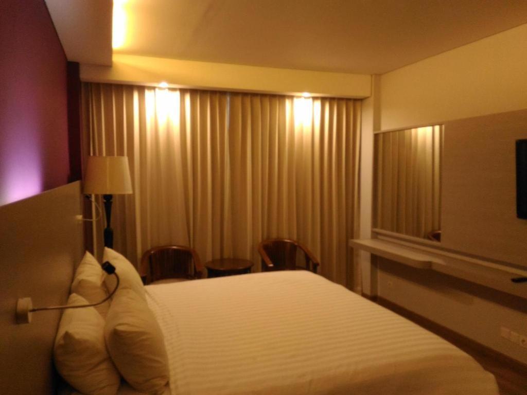 Kharisma Hotel Madiun Εξωτερικό φωτογραφία