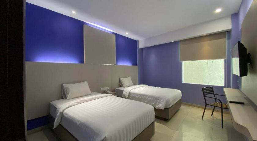 Kharisma Hotel Madiun Εξωτερικό φωτογραφία