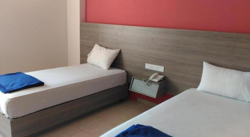 Kharisma Hotel Madiun Εξωτερικό φωτογραφία