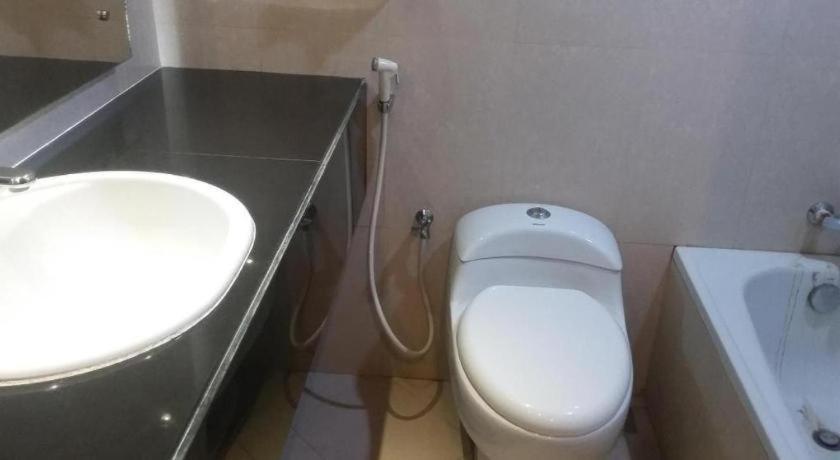 Kharisma Hotel Madiun Εξωτερικό φωτογραφία